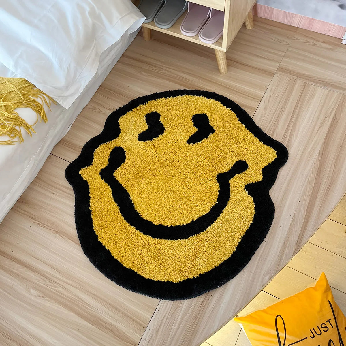 Good Mood — Smiling Face Tufted Rug