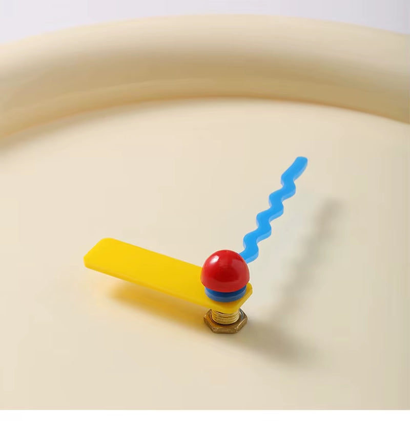 Quiet Hours — Minimalist Desktop + Wall Clock