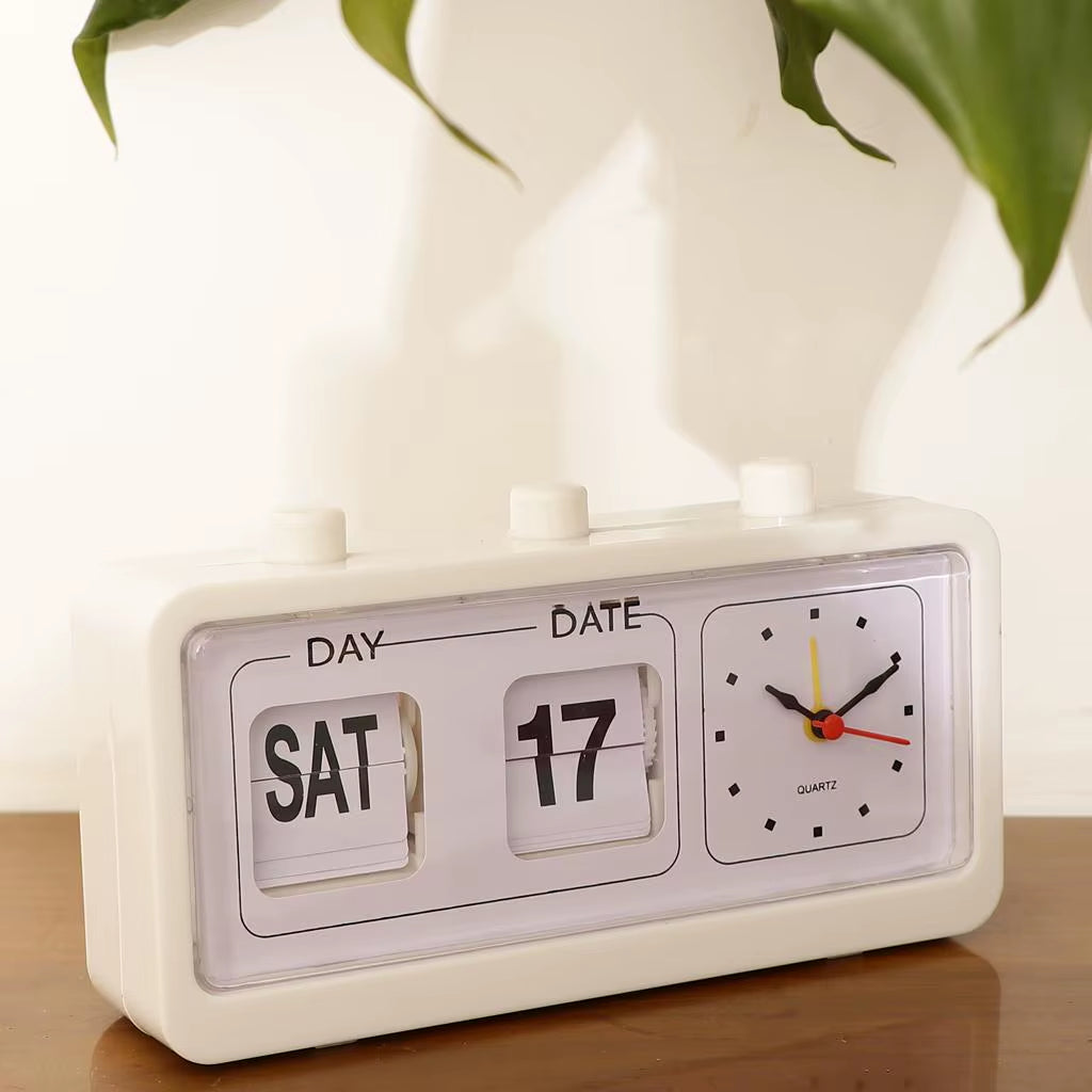 Daily Flip — Retro Desk Clock + Calendar